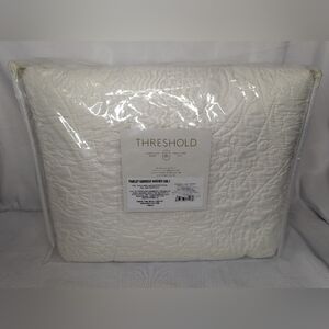 NWT Threshold Paisley Garment Washed Stitched Quilt Ivory Twin / XL Twin